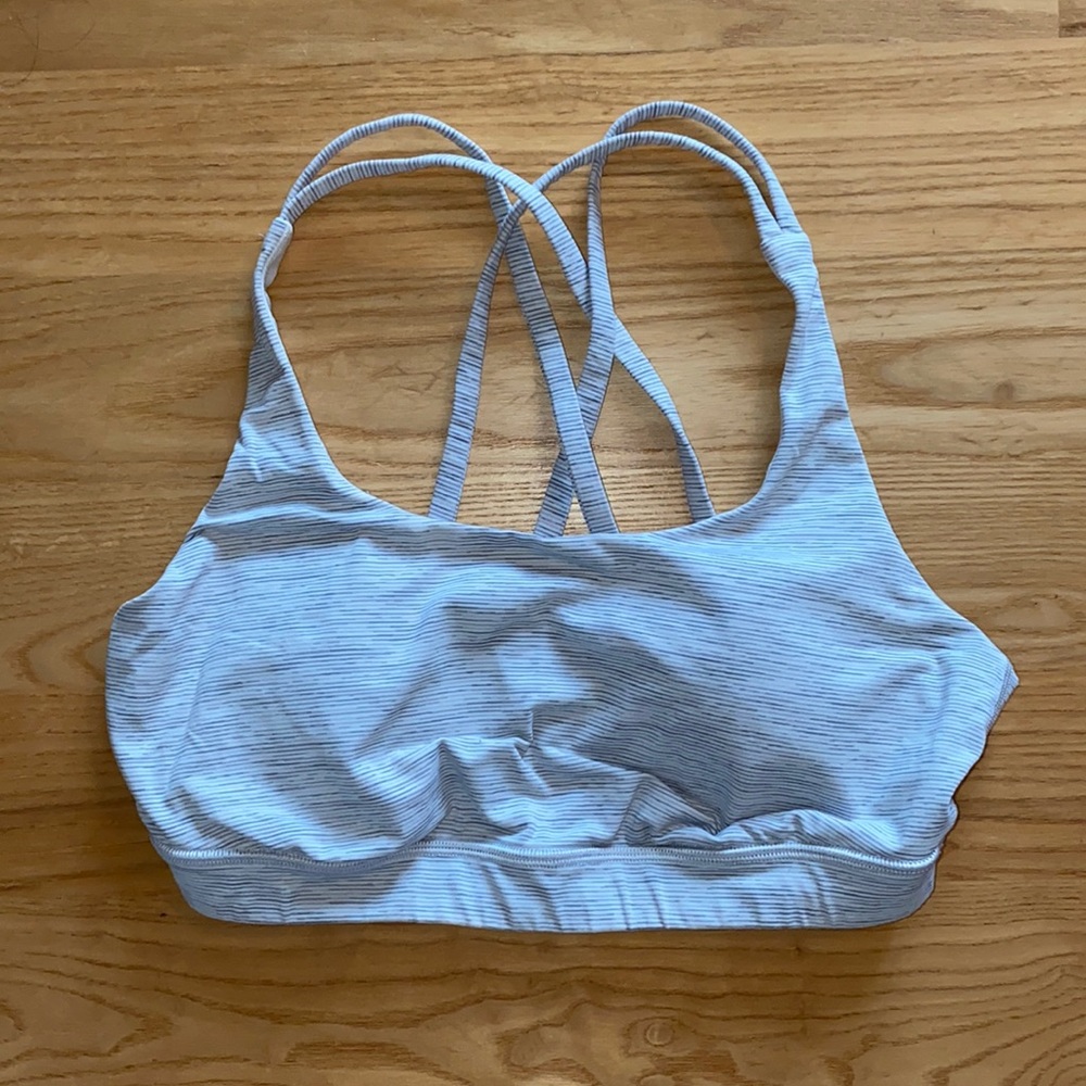 Women’s size 8 lululemon sports bra